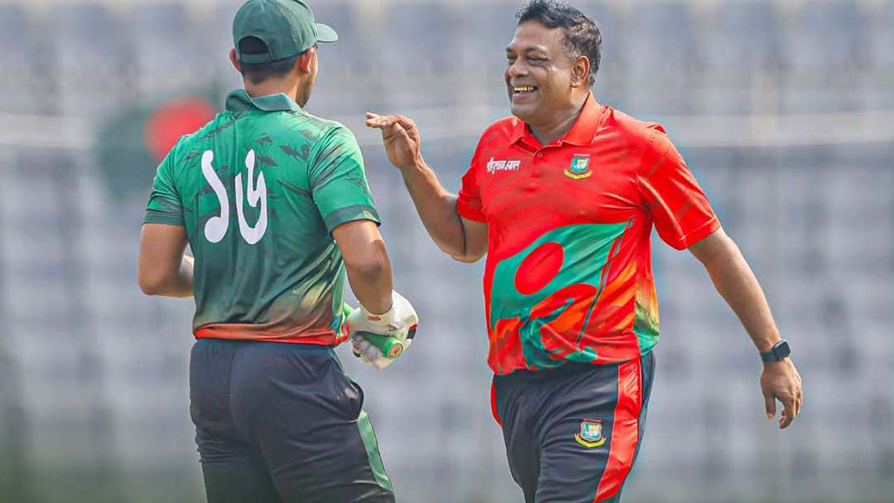 বিজয় দিবসের বিশেষ ম্যাচে বিজয়ী শহীদ মুশতাক একাদশ